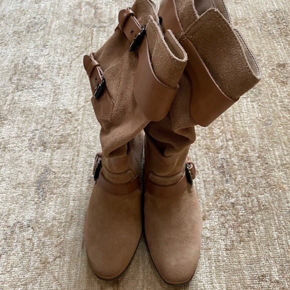 NEW Gorgeous OTBT Calamity Boots in gold. NWOT - Picture 5 of 9